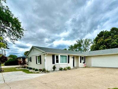 812 Jefferson St, Pt Clinton, OH, 43452