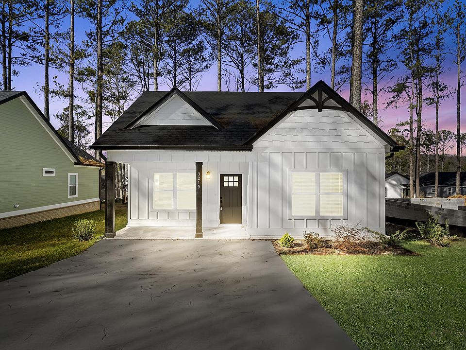 1st image of 3219 NW Parkstone Pl