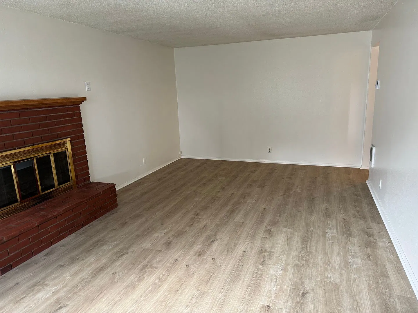 2-bedroom 1 bath duplex off River Rd! — Photo 2