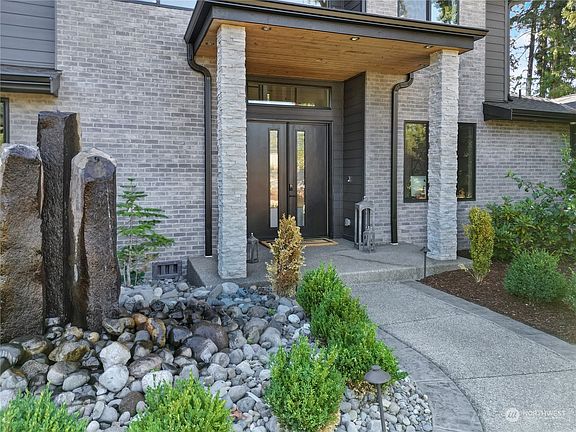 3rd image of 10408 62nd Ave E