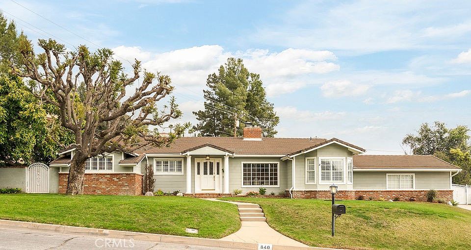 1st image of 840 Rainbow Dr