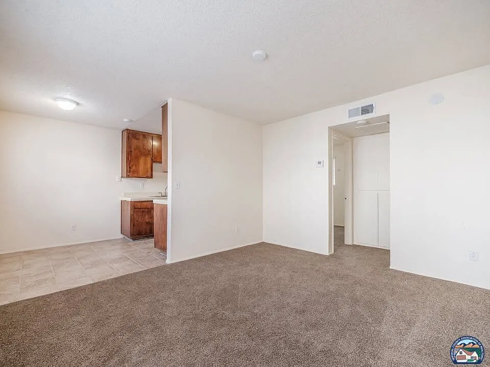 1 bed, 1.0 bath, 550 sqft, $900 — Photo 3