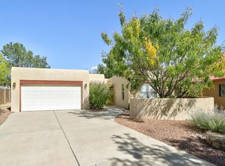 353 La Chamisal Ln NW, Los Ranchos De Albuquerque, NM 87107