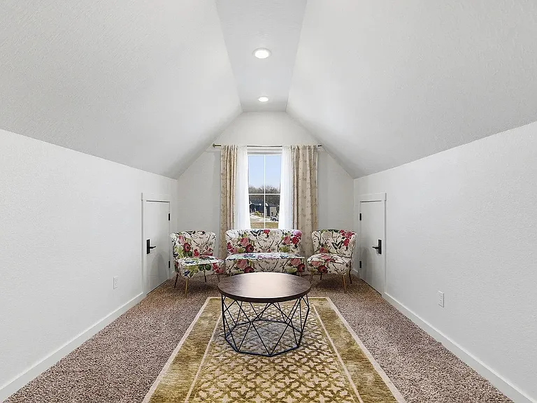 703 S Hickory Dr — Photo 40