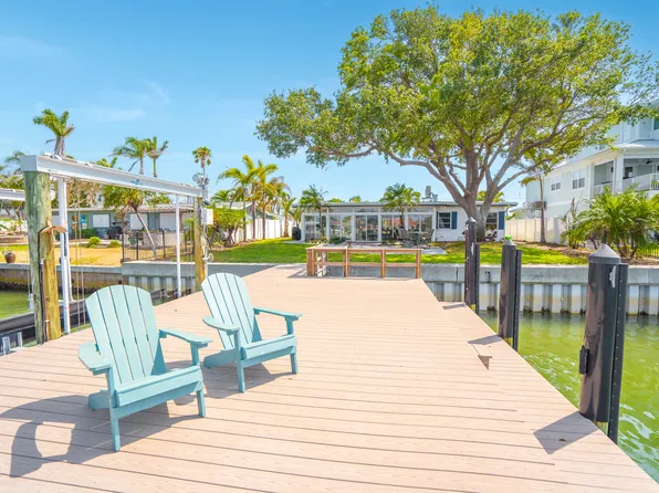 291 N Tessier Dr, Saint Pete Beach, FL 33706