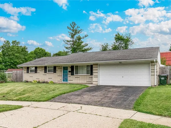 15 Greencliff Dr, Englewood, OH 45322