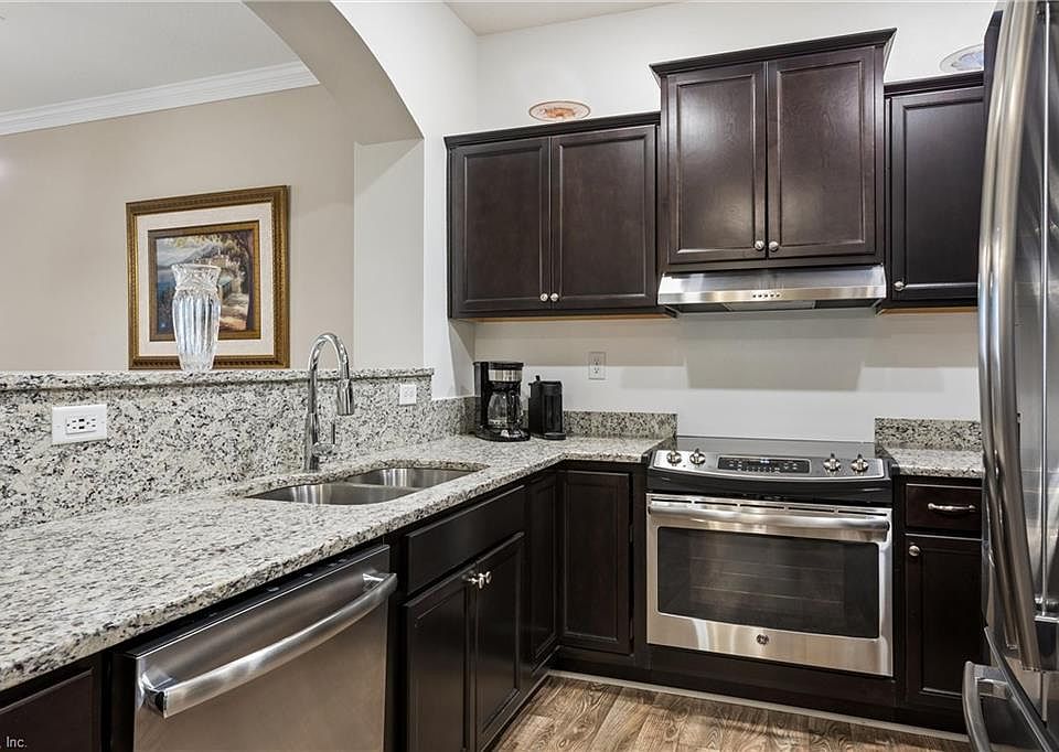 1st image of 302 Promenade Ln