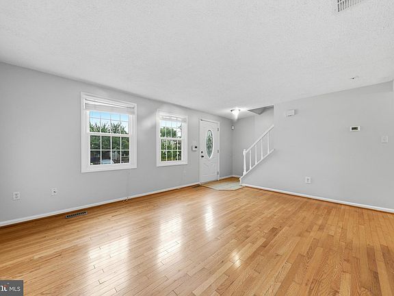 4th image of 1709 Springhouse Ct