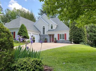 30 Tiverton Ln, Asheville, NC 28803