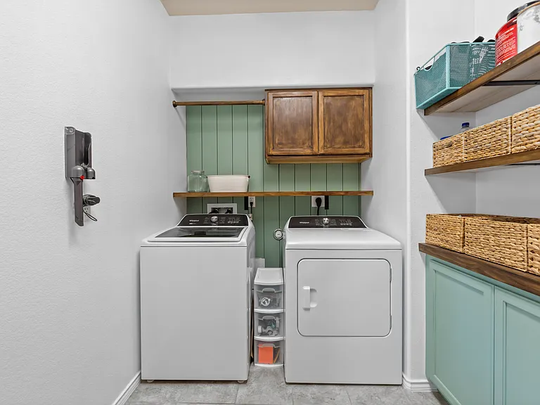 5221 Cicero Dr — Photo 10