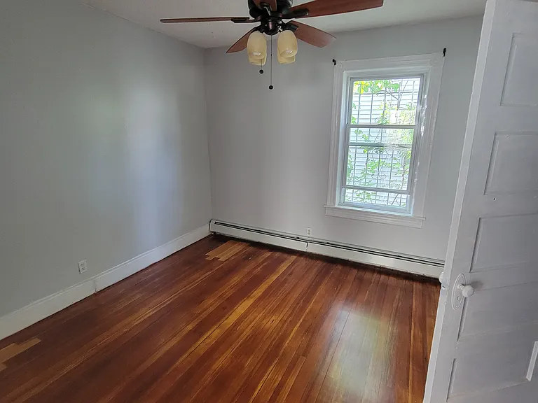 28 Osborn St #1 — Photo 6