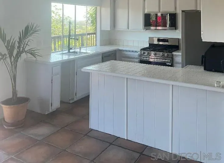 624 Schafer Pl — Photo 13