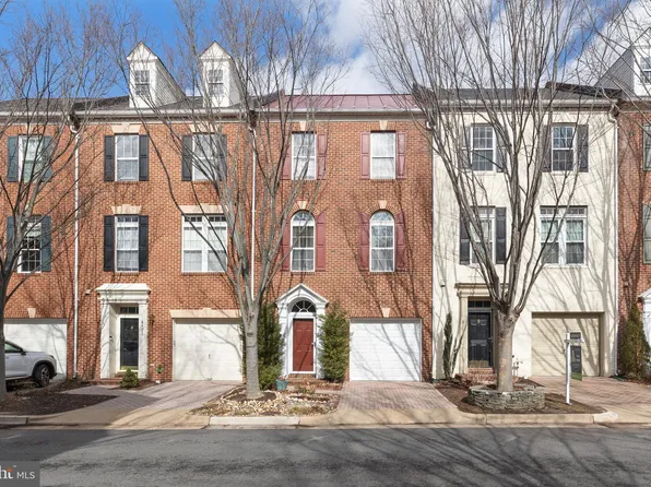 4921 Waple Ln, Alexandria, VA 22304
