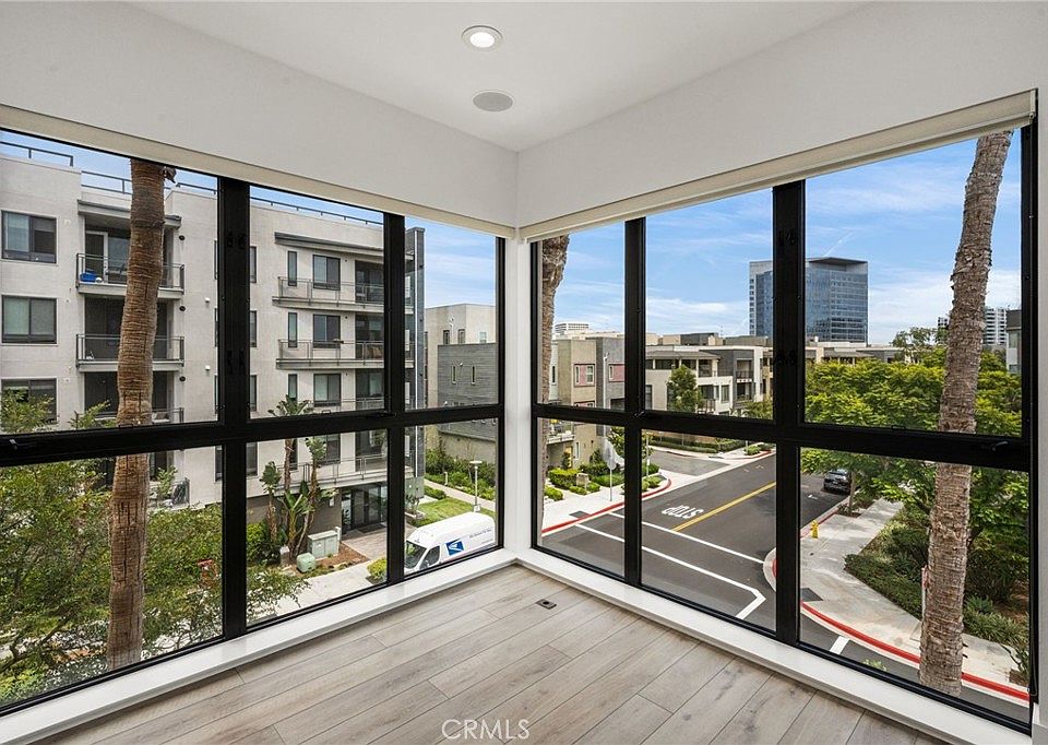 1st image of 402 Rockefeller Unit 315