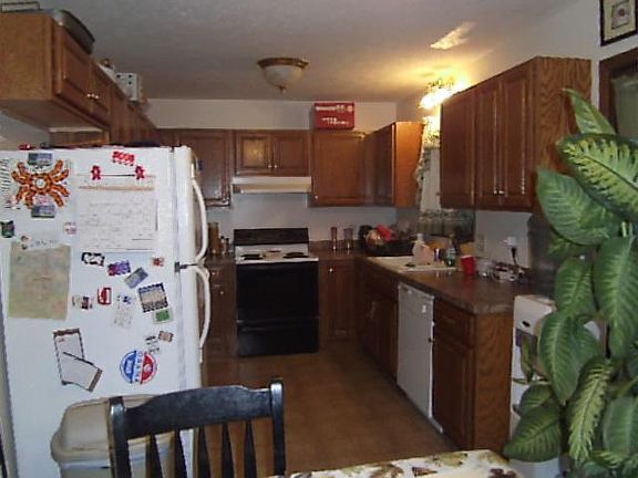 5th image of 907 E 31st Ter