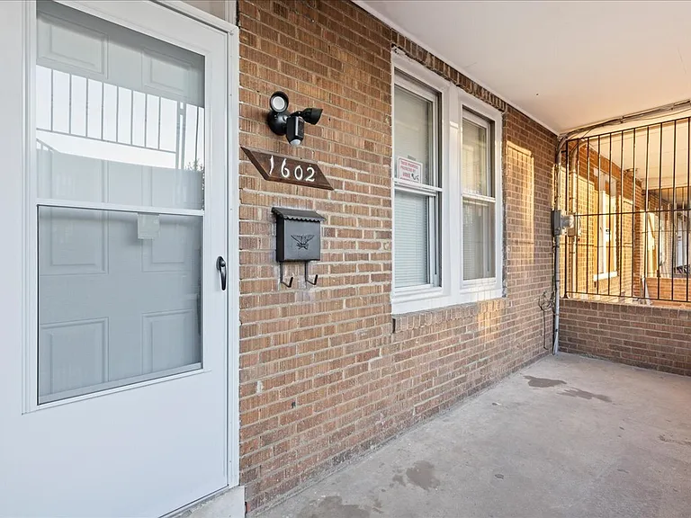 1602 Pershing St #1 — Photo 7