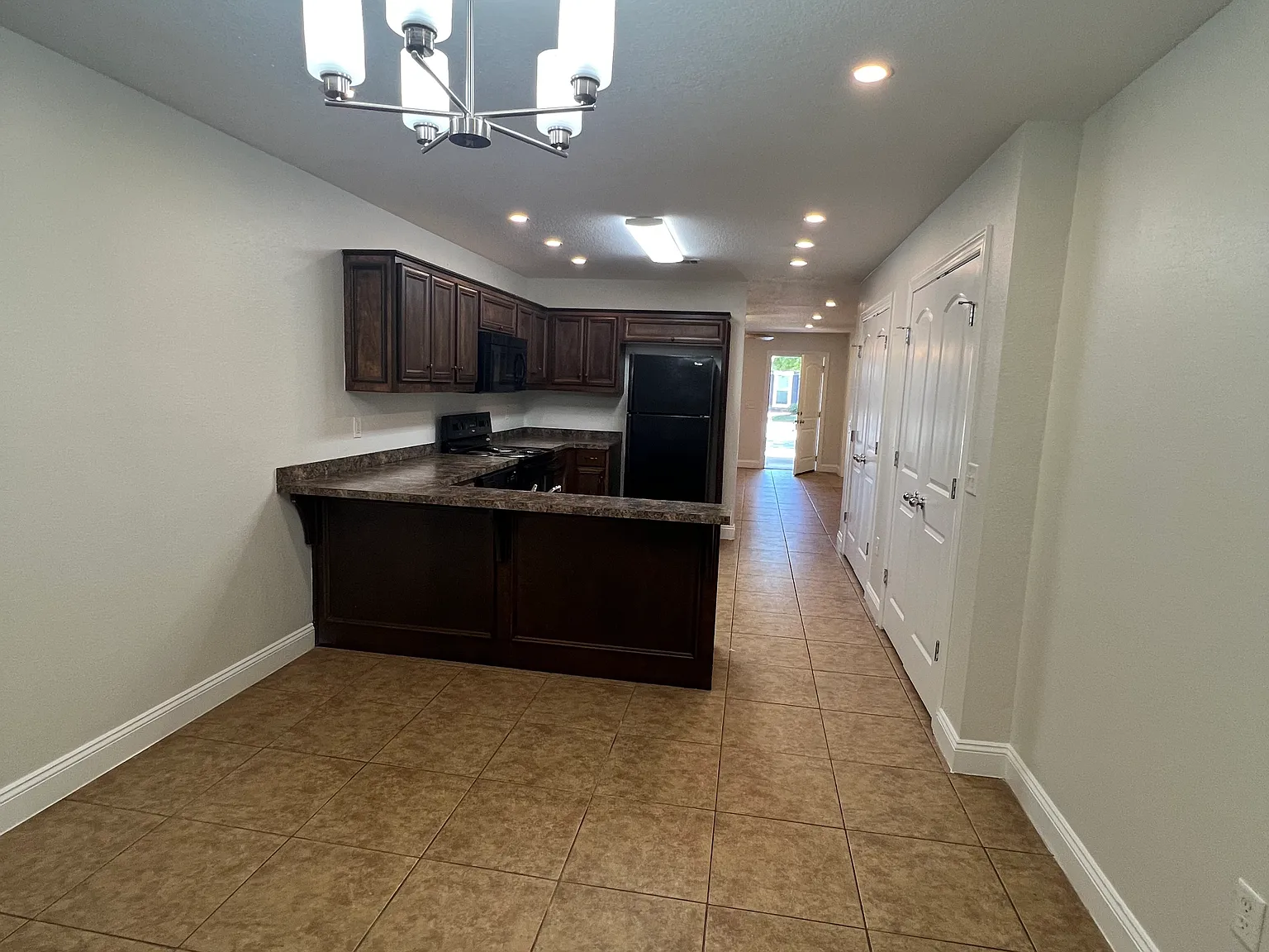 3 bed, 1294 sqft, $1,395 — Photo 3