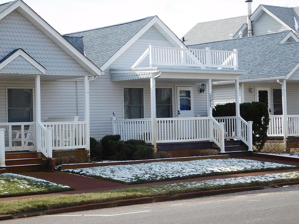 2nd image of 205 14th Ave