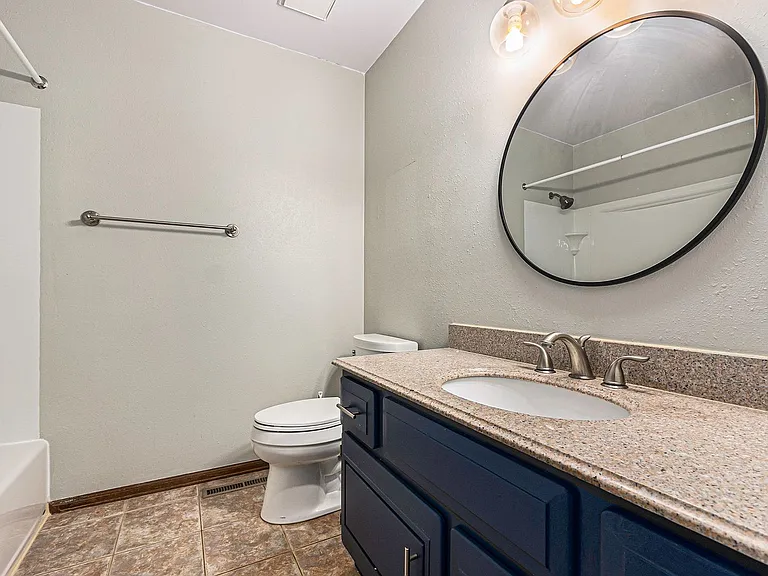 930 Point Of The Pines Dr — Photo 25
