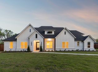 3710 Castle Dr, Rowlett, TX 75089
