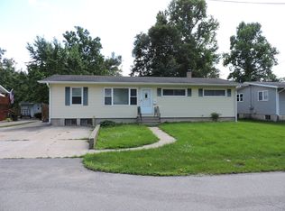 614 W 1st St, Sandwich, IL 60548