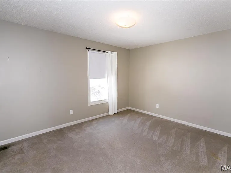 822 Emerald Place Dr — Photo 32
