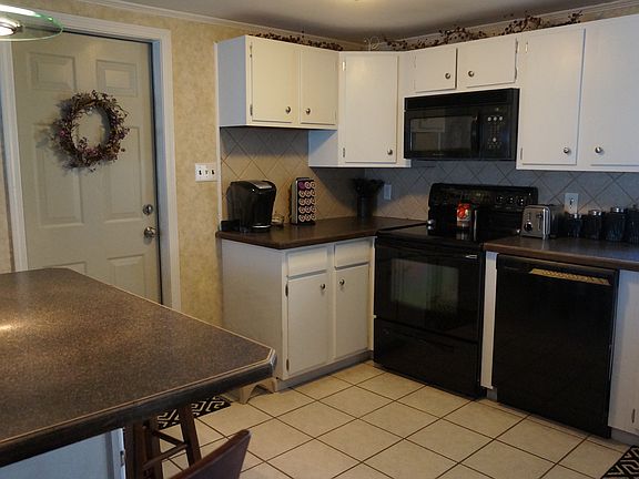 4th image of 1243 Greenview Dr