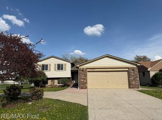37338 Highlite Dr, Sterling Heights, MI 48310