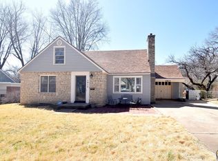 1917 SW Collins Ave, Topeka, KS 66604