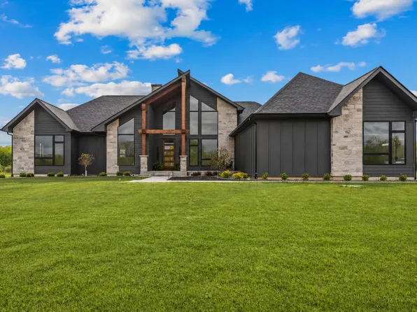 4311 Red Tail Ln, Johnsburg, IL 60051