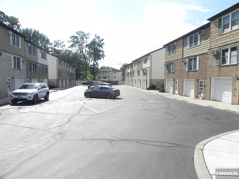 453 Liberty St #11 — Photo 9