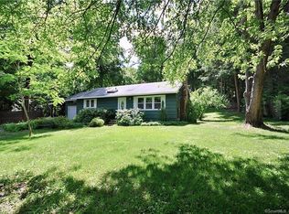 98 Glen Rd, Sandy Hook, CT 06482