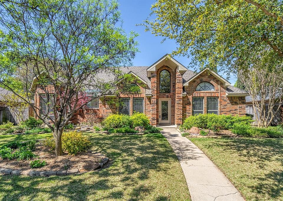 1st image of 141 Hill Dr