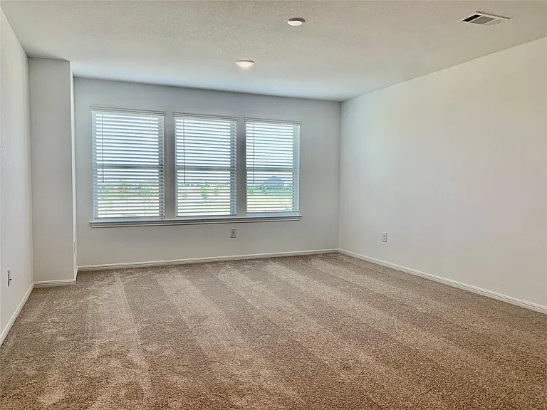 1024 Greenshank Dr — Photo 13