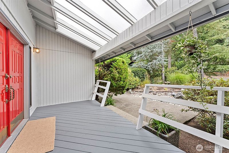 5th image of 1517 Briarwood Court NW