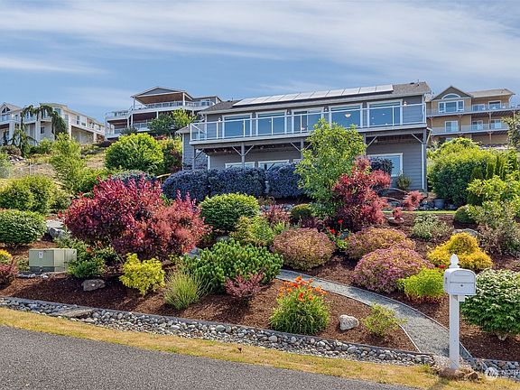 4th image of 243 Arbor Terrace