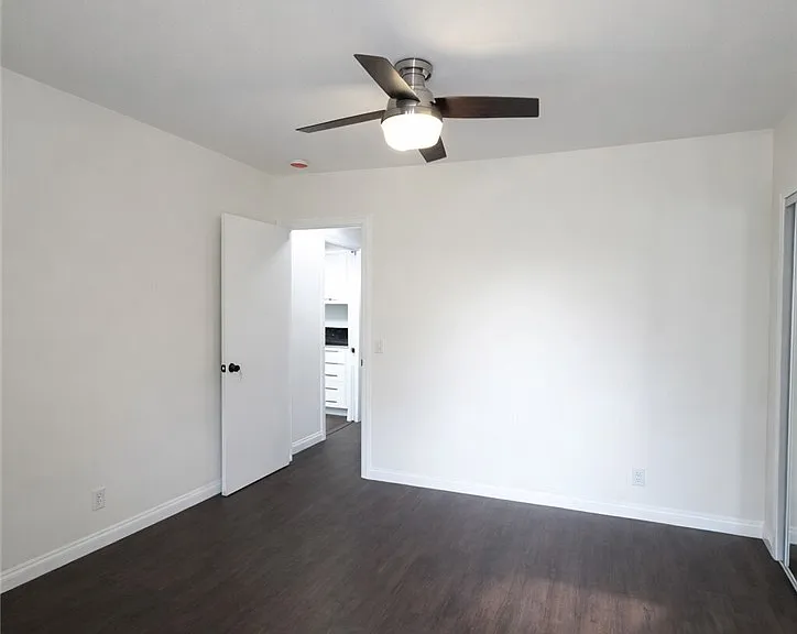 17322 Keswick St — Photo 13