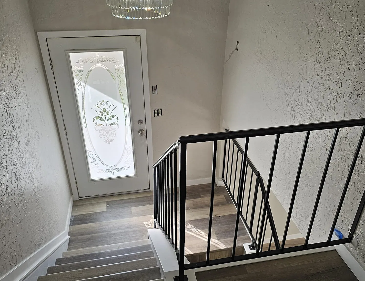 5 bed, 2.5 bath, 2500 sqft, $2,500 — Photo 3