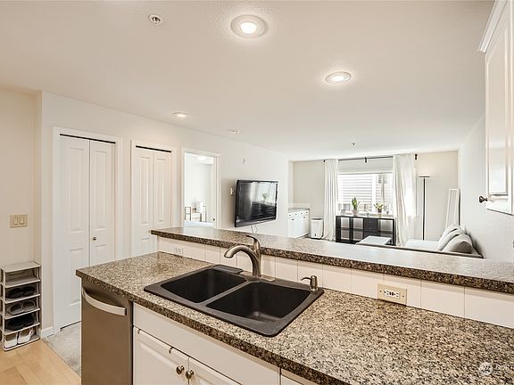 4th image of 12034 15th Avenue NE #307
