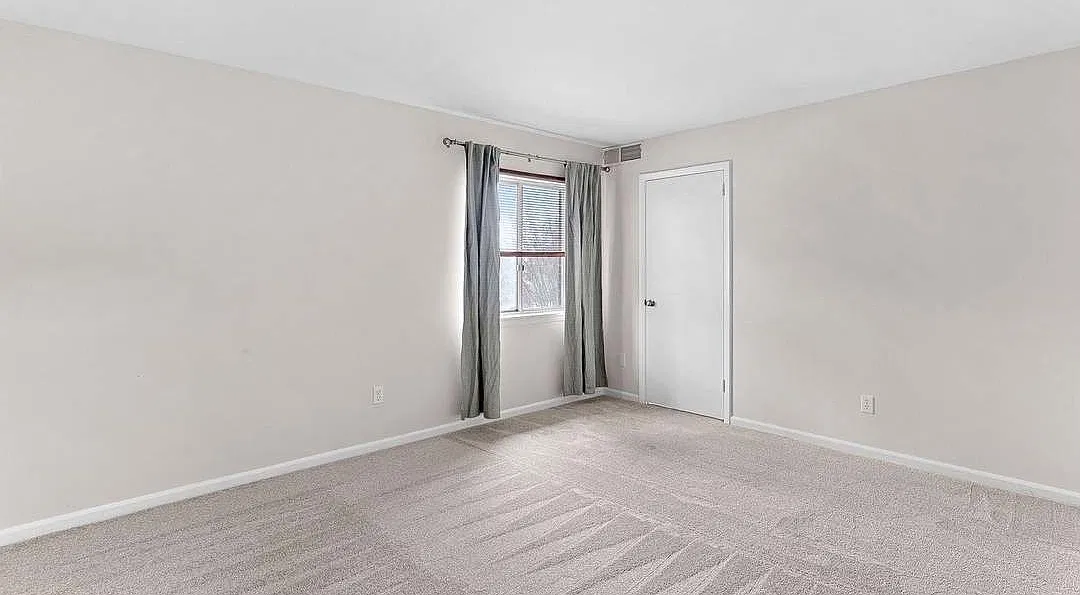 3 bed, 1092 sqft, $3,000 — Photo 3