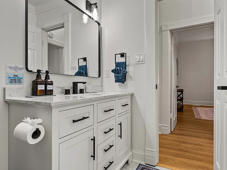 2042 Elzey Ave — Photo 13