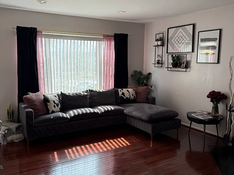 5233 Hil Mar Dr — Photo 4