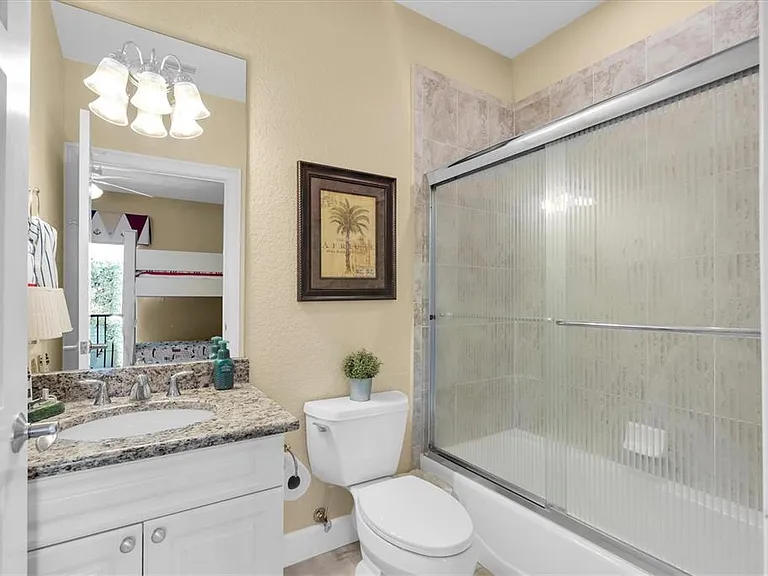 300 Capri Blvd #6 — Photo 23