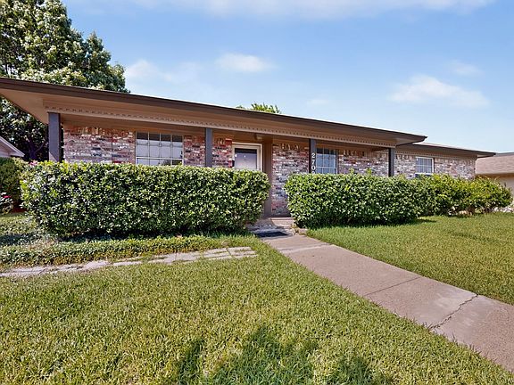 5th image of 2709 Laramie St