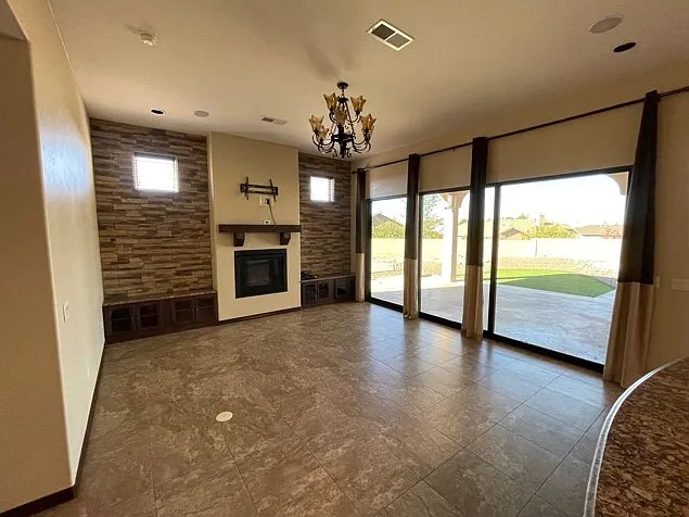 2945 Desert Breeze Ct — Photo 5