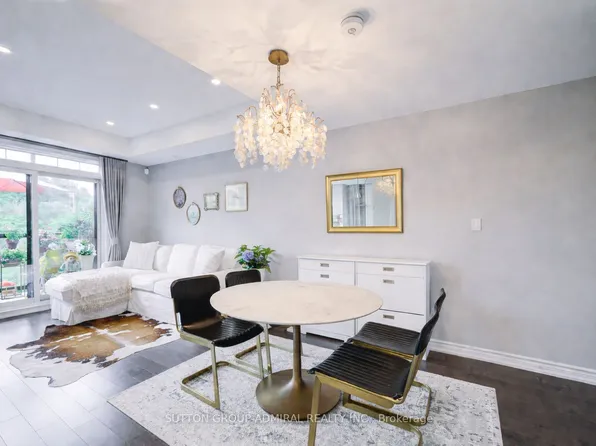 196 Pine Grove Rd #3, Vaughan, ON L4L 0H8