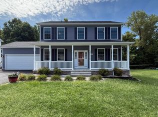 8915 Whitecliff Ln, Parkville, MD 21234