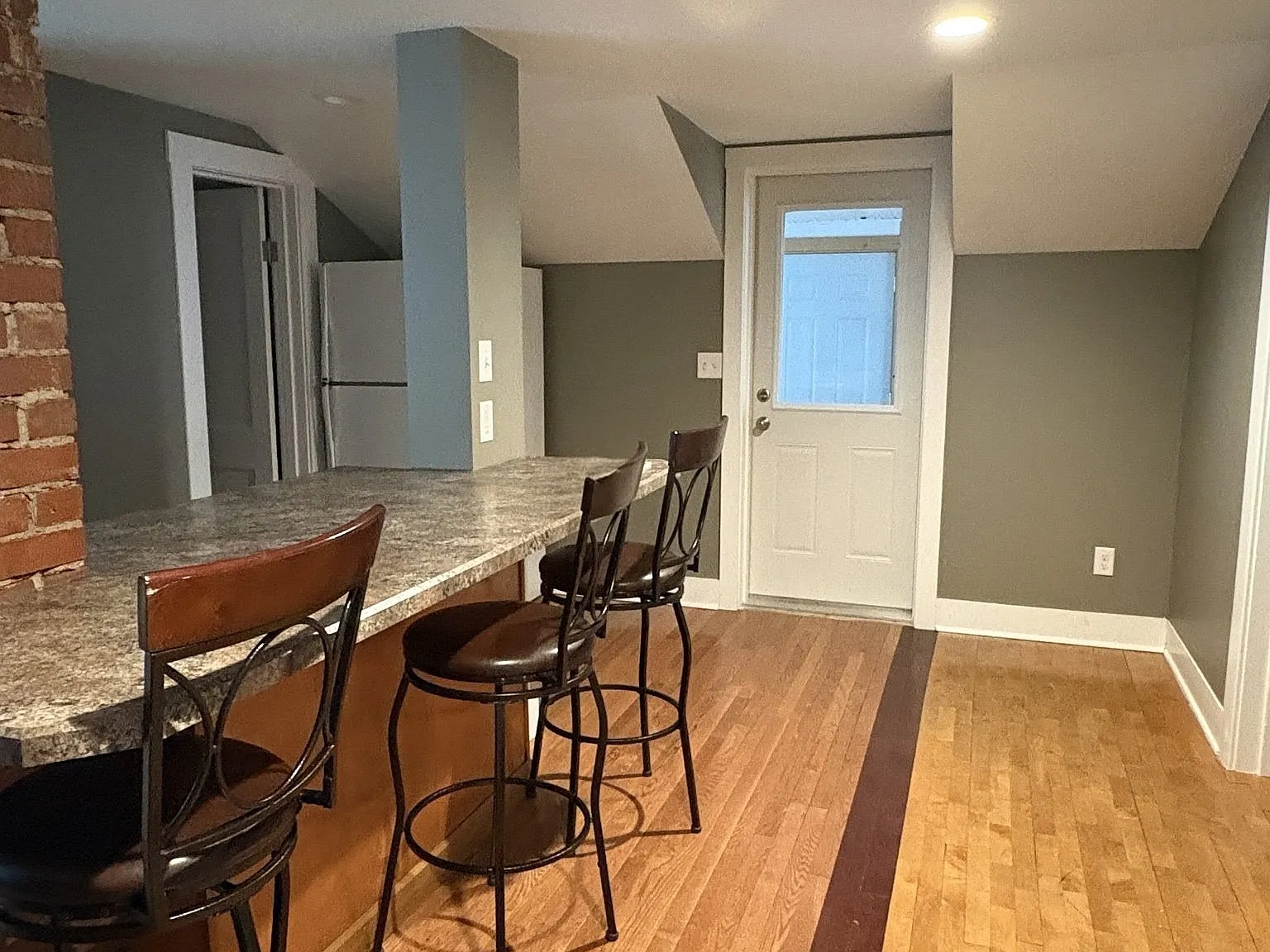 2 bed, 780 sqft, $1,100 — Photo 2