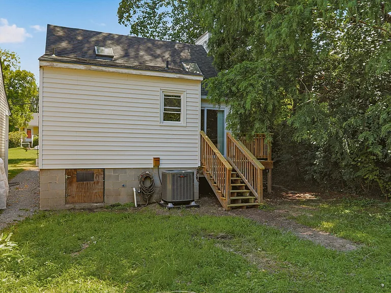600 W 28th St — Photo 22