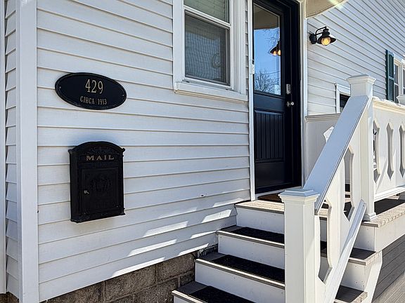 2nd image of 425 W Ann Arbor Trl #429